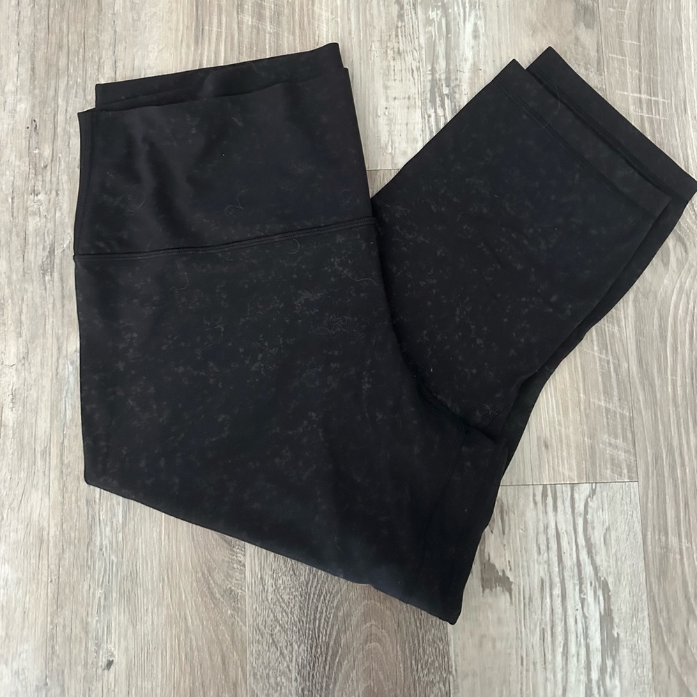 Lululemon Wunder Under Cropped Leggings